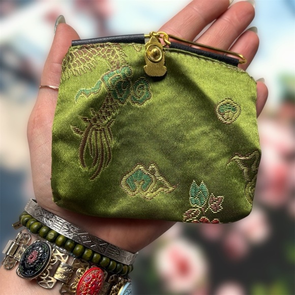 Chinese Silk Frog Pouch-Green Floral with Gold Frog Charm - Great For Small Gift - Picture 7 of 12